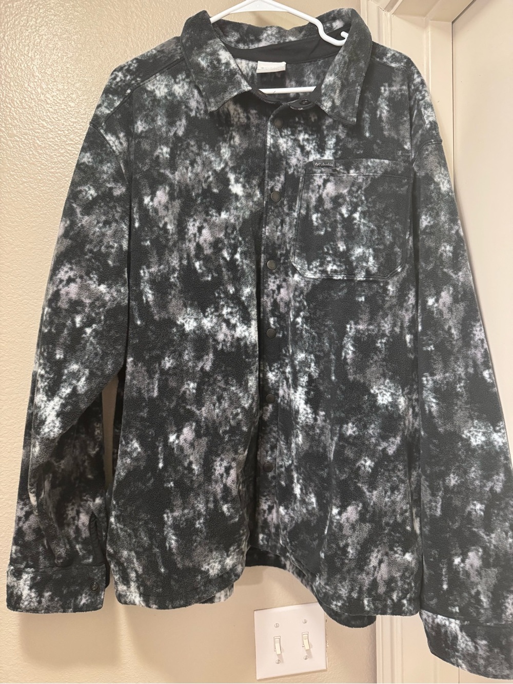 Columbia Black & White Marbled Button-Up Shirt Jacket
